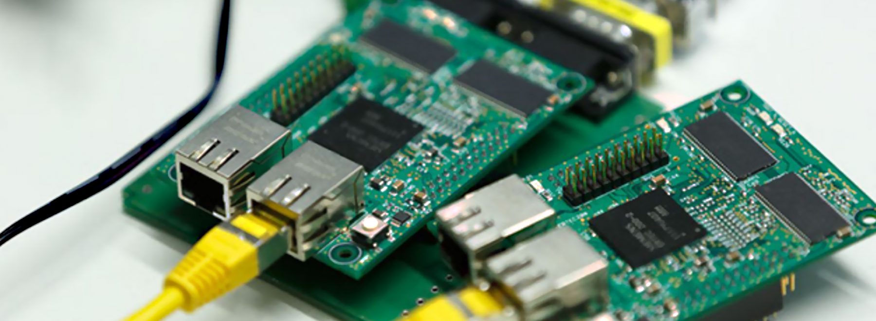 Das Bild zeigt Rapsberry PI's. Diese finden Einsatz im Teilbereich Echzeitfähiges Industrial Ethernet / Industrie 4.0.